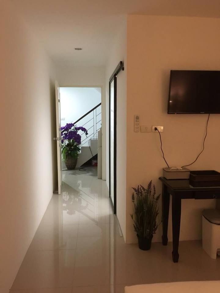 Baba Guest House Kamala Beach Extérieur photo