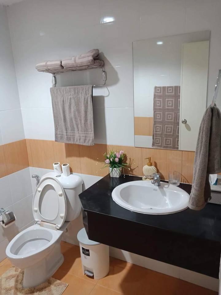 Baba Guest House Kamala Beach Extérieur photo