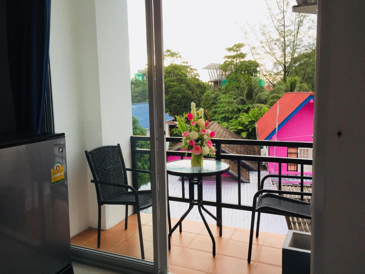Baba Guest House Kamala Beach Extérieur photo
